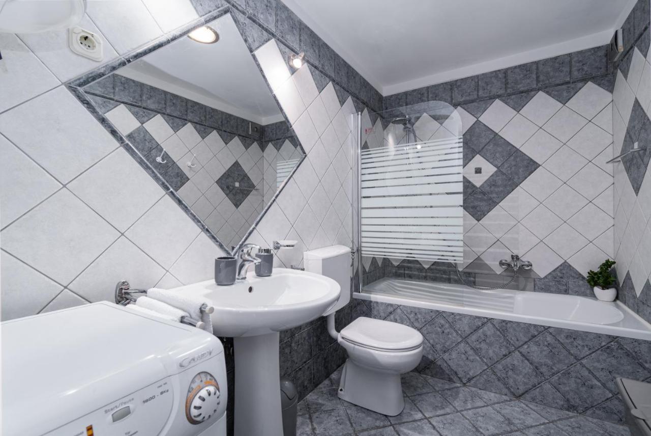 Apartments With Wifi Rijeka - 7825 エクステリア 写真